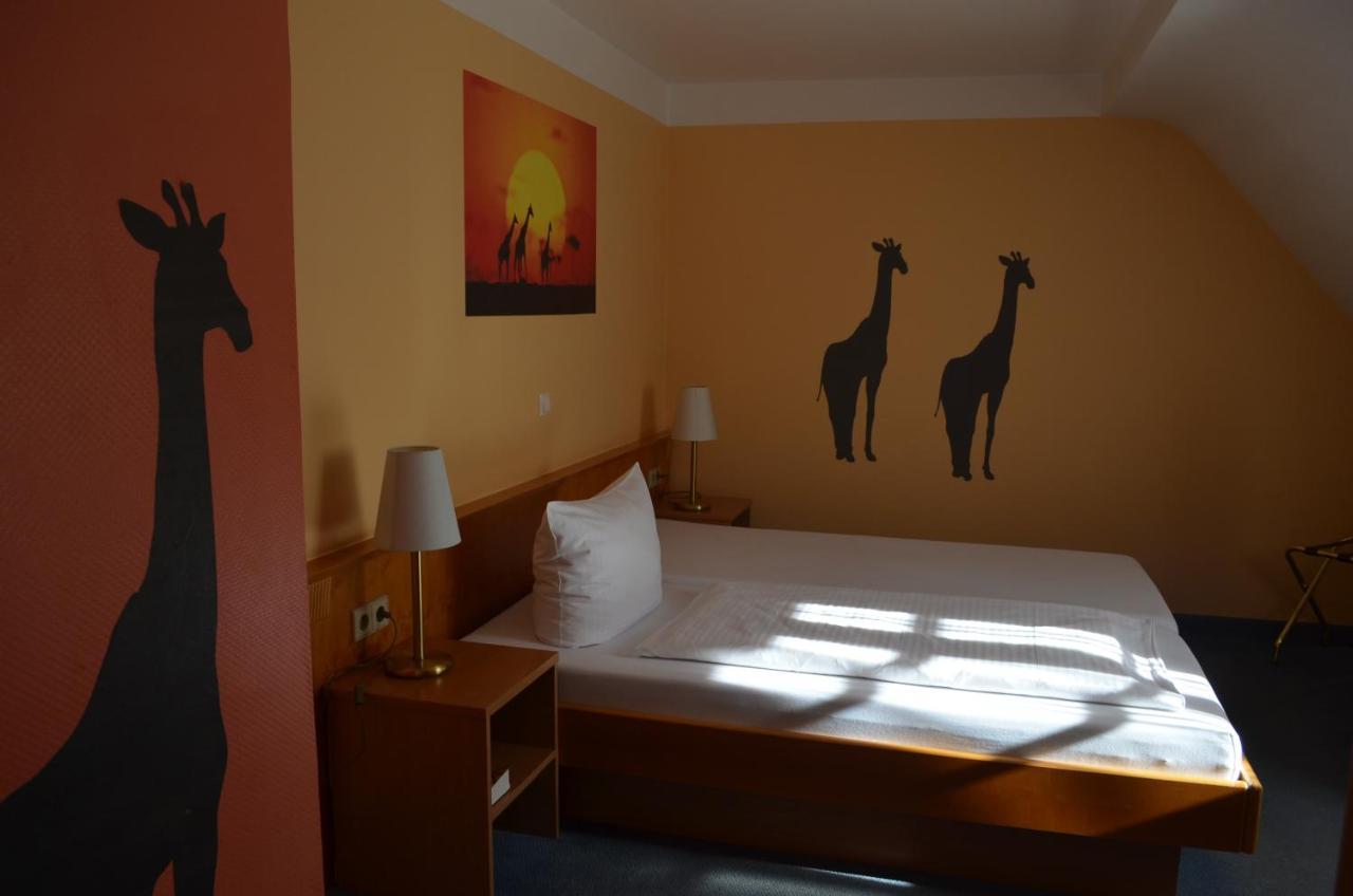 Hotel Zum Goldenen Mann Rastatt Exterior photo